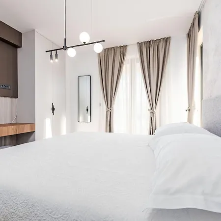 With Heated Pool By Interhome Сasa de vacaciones *