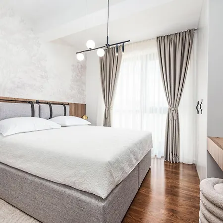 With Heated Pool By Interhome Сasa de vacaciones *