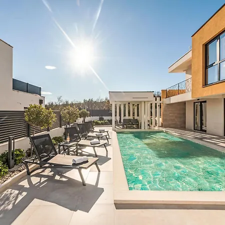 With Heated Pool By Interhome * Pridraga